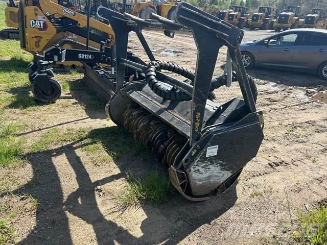 CAT HM415C 林業用マルチャー
