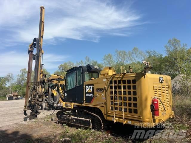 CAT MD5075 サーフェイスドリルリグ