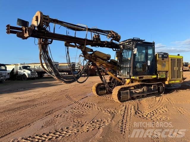 CAT MD5150 サーフェイスドリルリグ