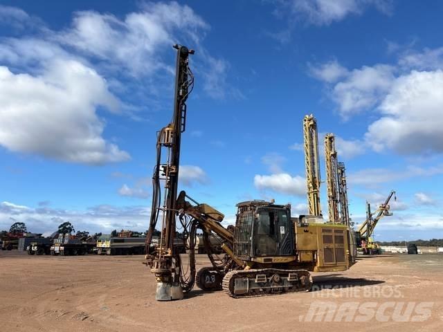 CAT MD5150 サーフェイスドリルリグ