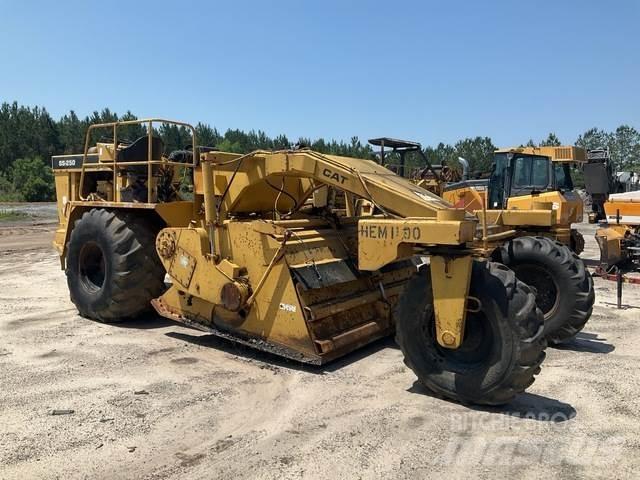 CAT SS-250 ソイルコンパクター