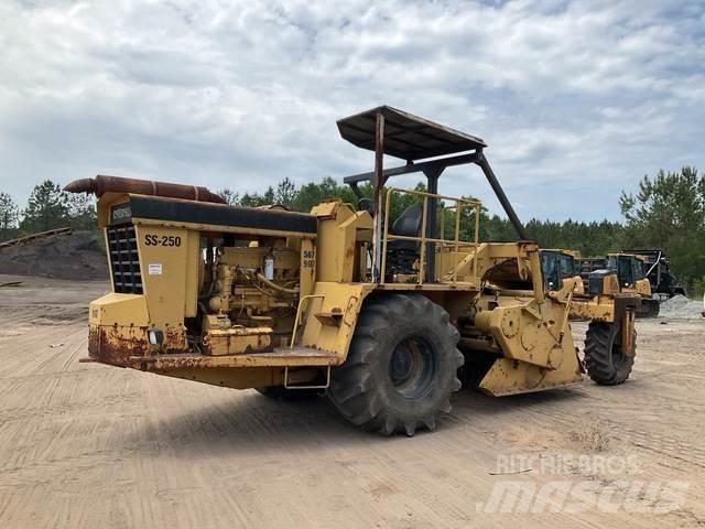 CAT SS-250 ソイルコンパクター