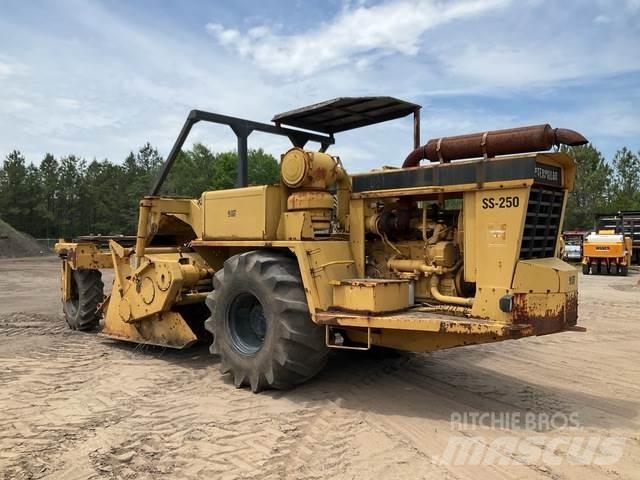 CAT SS-250 ソイルコンパクター