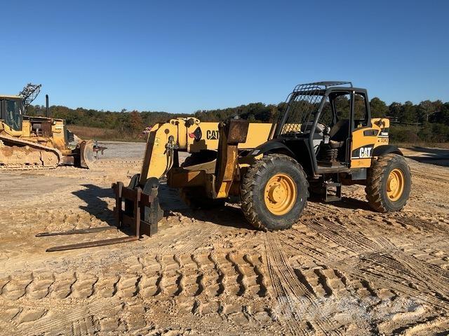 CAT TH460B テレスコーピックハンドラー