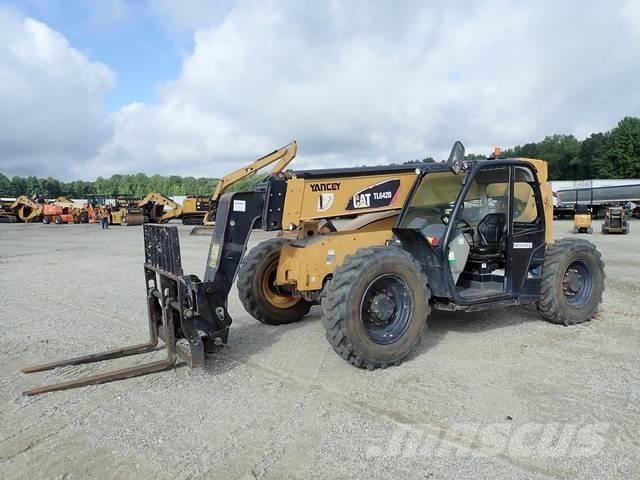 CAT TL642D テレスコーピックハンドラー
