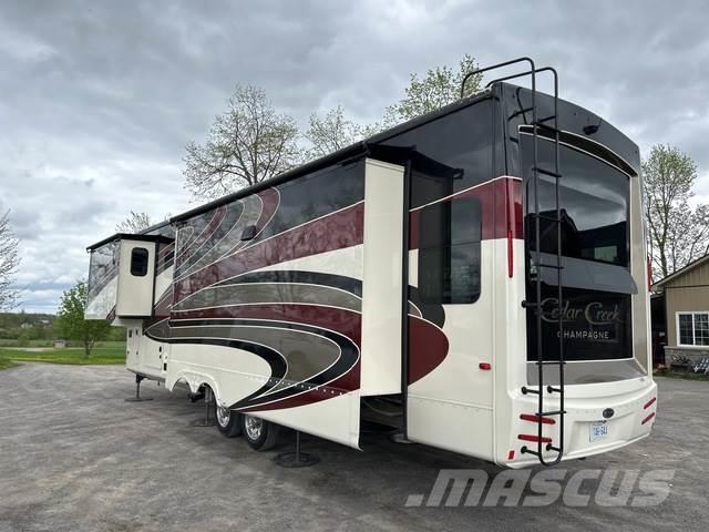  Cedar Creek その他トレーラー