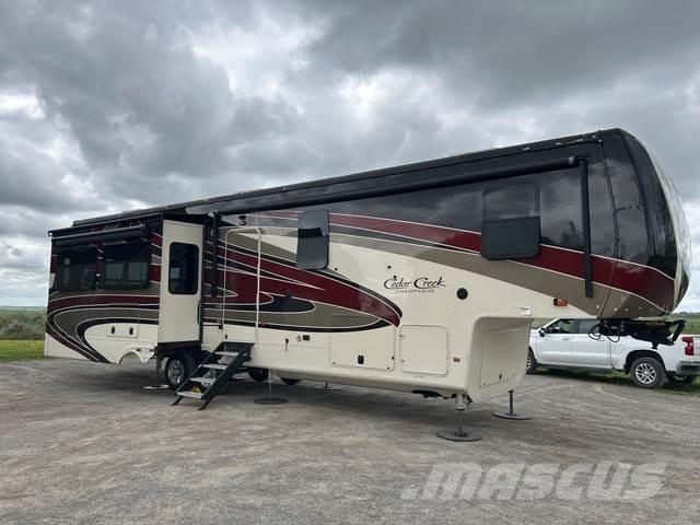  Cedar Creek その他トレーラー