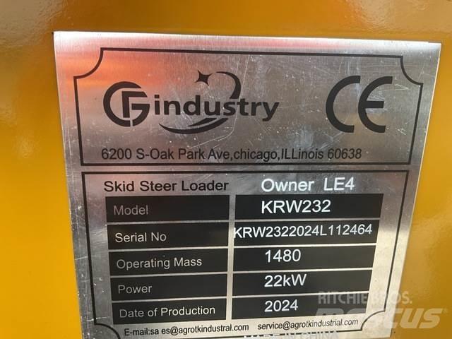 CFG KRW232 スキッドステアローダー