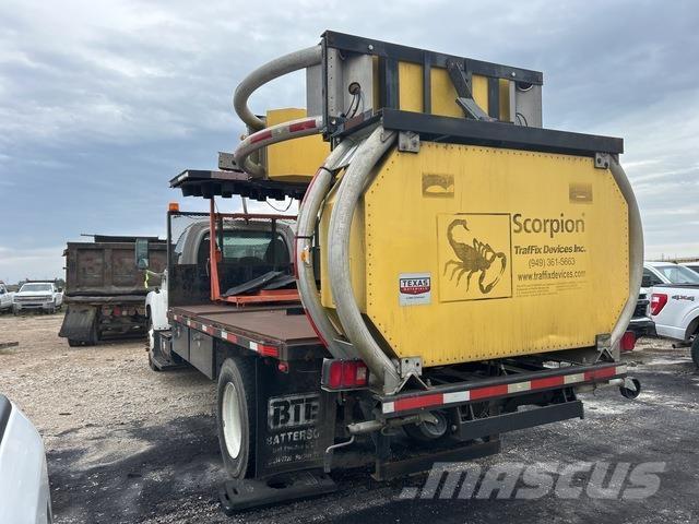 Chevrolet 6500 多目的／汎用車両