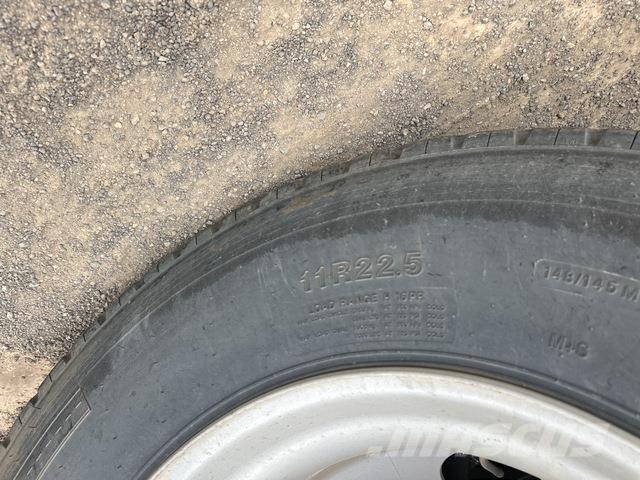 CIMC  フラットベッド／ドロップサイドトレーラー