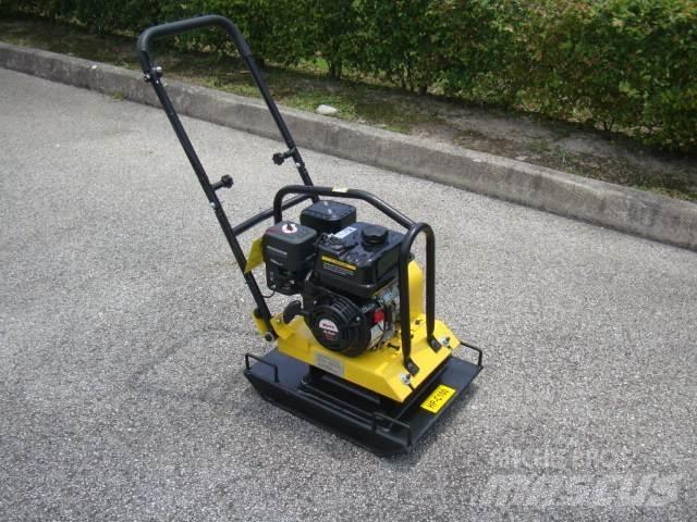 Cormac C100 プレートコンパクター
