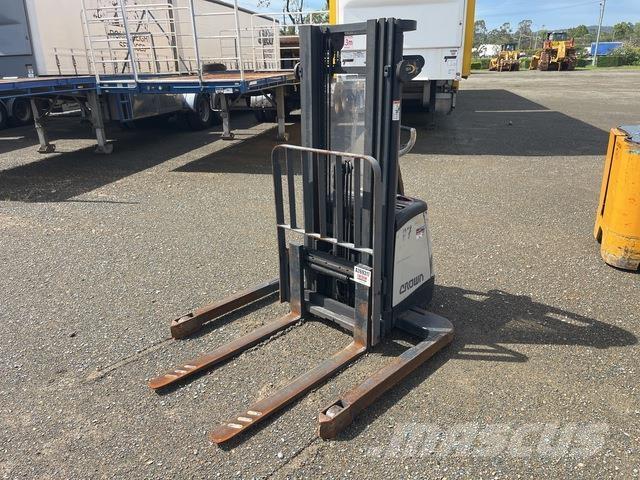 Crown SX3030 建設機械 -　その他