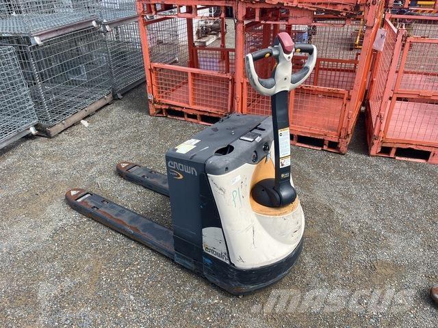 Crown WP3020 Palletizers