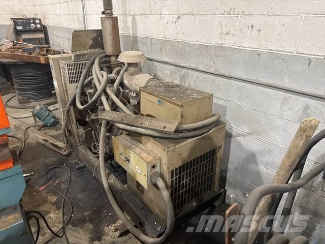 Cummins  ディーゼル発電機