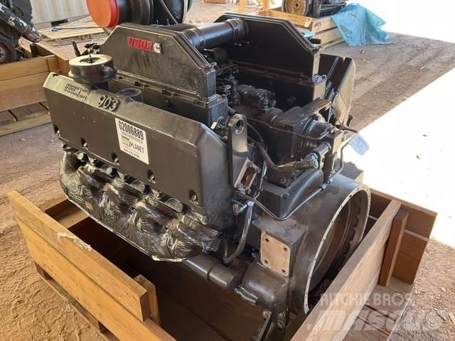 Cummins V903 エンジン
