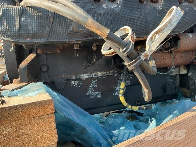 Cummins V903 エンジン