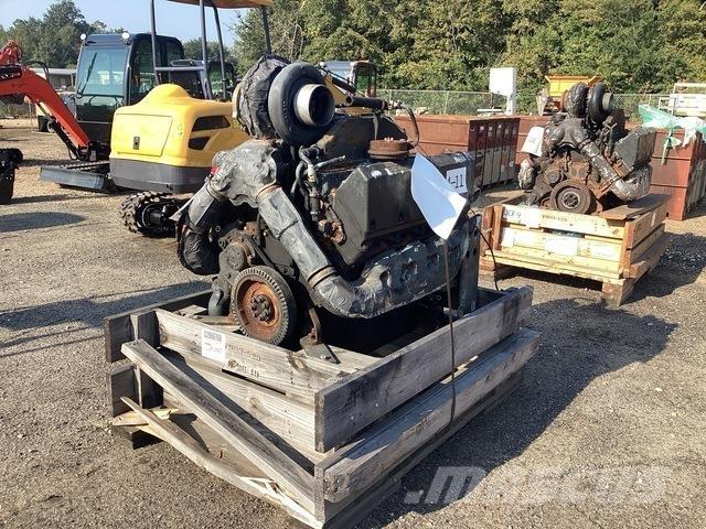 Cummins V903 エンジン