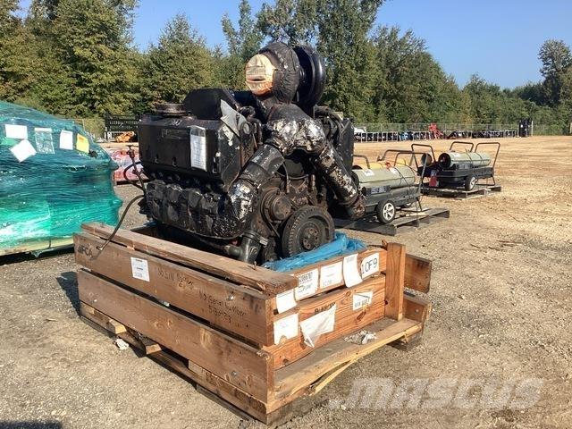 Cummins V903 エンジン