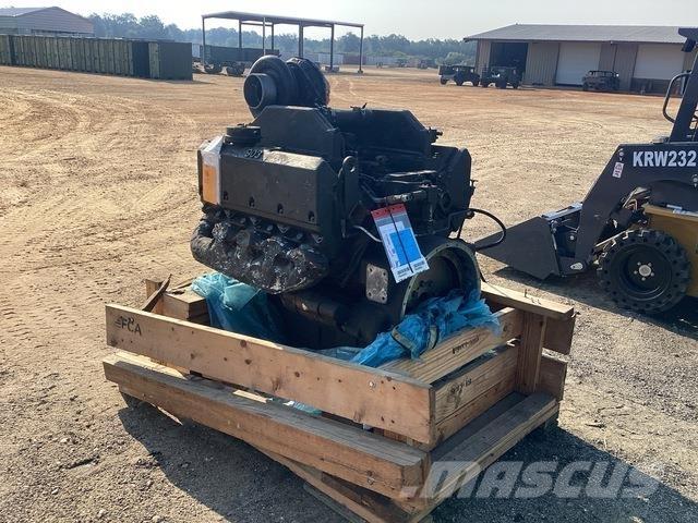 Cummins V903 エンジン