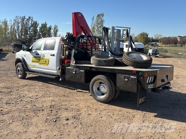 Dodge 5500 クレーントラック、ユニック車