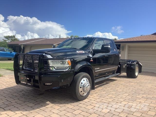 Dodge Ram 5500 アーティキュレート式ダンプトラック