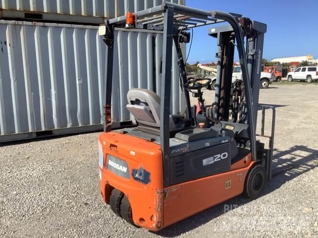 Doosan B20T-5 バッテリーフォークリフト