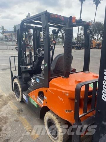 Doosan D30S7 フォークリフト - その他