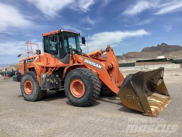 Doosan DL300-5 ホイールローダー・タイヤショベル