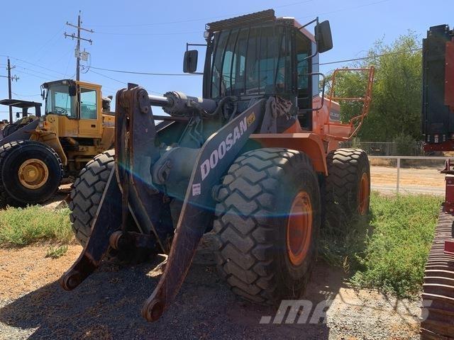 Doosan DL300-5 ホイールローダー・タイヤショベル