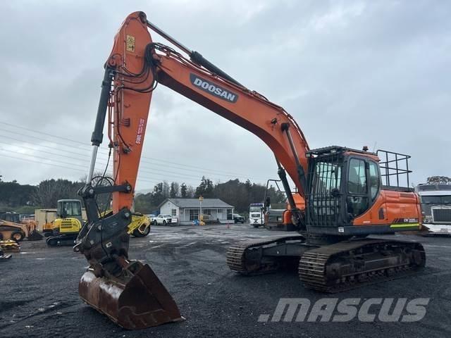 Doosan DX225LC 大型油圧ショベル12t以上（パワーショベル・ユンボ）
