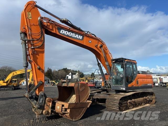 Doosan DX300LC 大型油圧ショベル12t以上（パワーショベル・ユンボ）