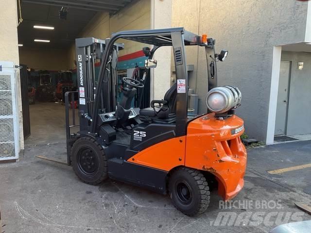 Doosan G25E-7 建設機械 -　その他