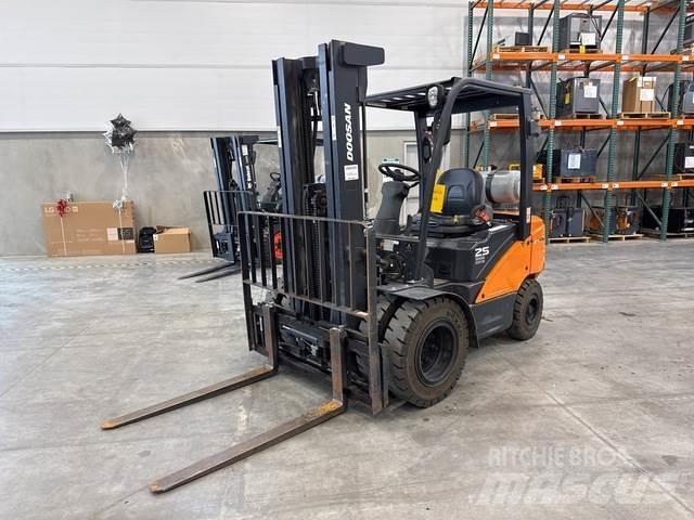 Doosan G25N-7 建設機械 -　その他