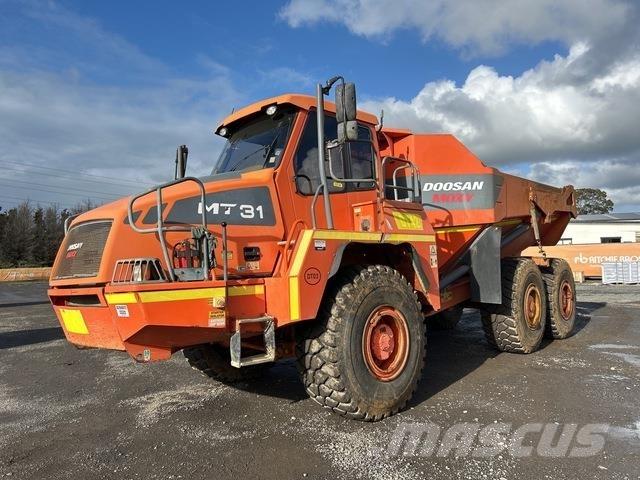 Doosan MT31 アーティキュレート式ダンプトラック