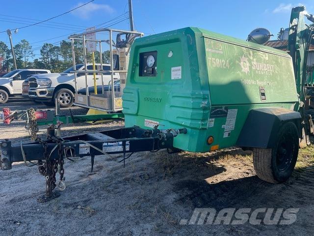 Doosan P185WDO コンプレッサー