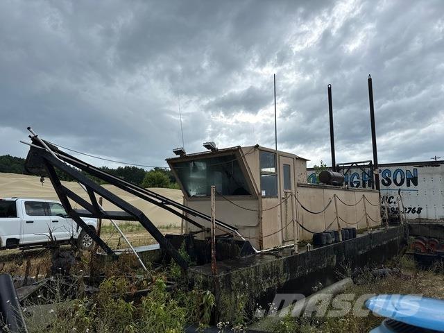 Dredge 浚渫 (しゅんせつ) 船