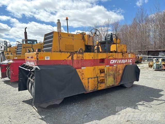 Dynapac CP221 タイヤローラ