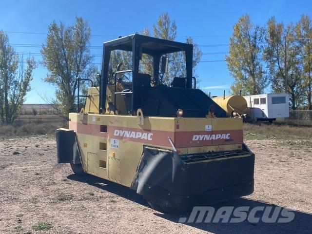 Dynapac CP221 タイヤローラ
