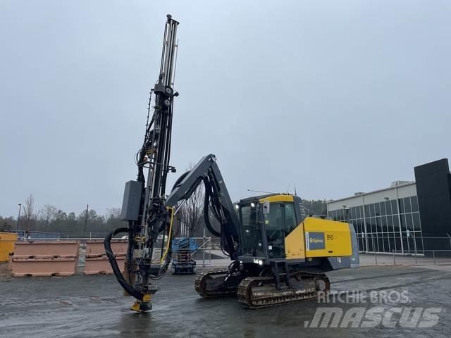 Epiroc T40-11 サーフェイスドリルリグ