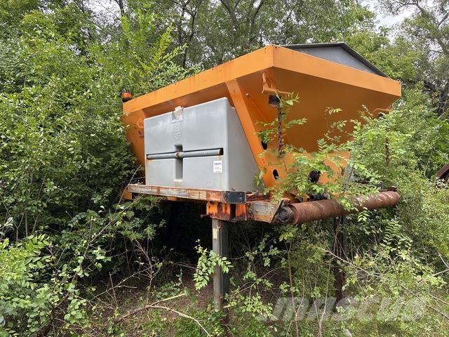 Epoke SH3500 砂と塩撒き専用車