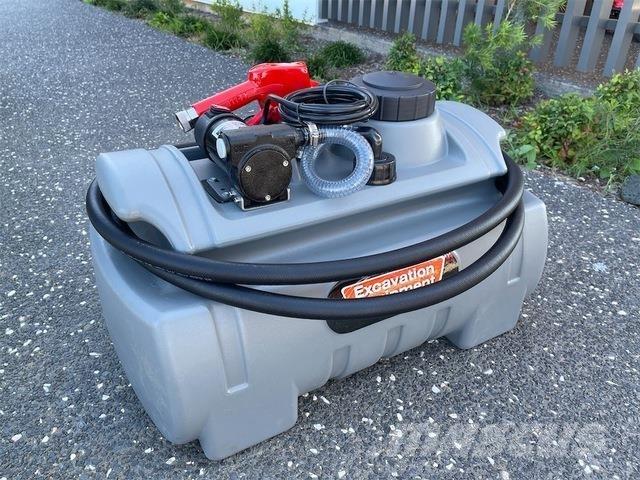  EXEQ DD100 燃料タンクと添加剤用タンク