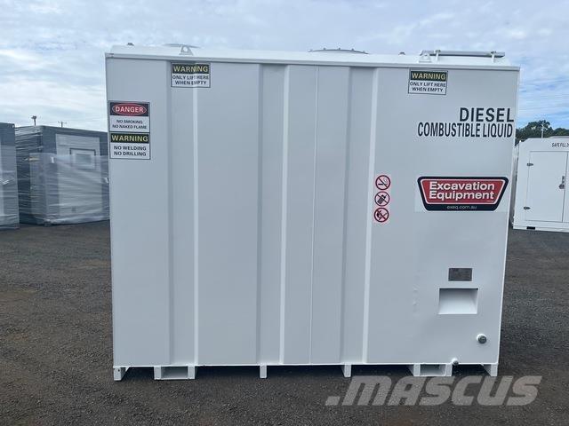  EXEQ FS5 燃料タンクと添加剤用タンク