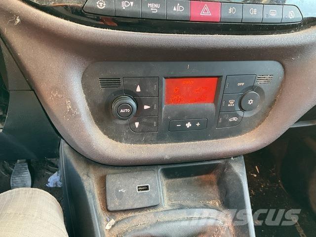 Fiat Doblo 自動車