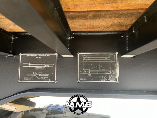  Folding Neck ローローダーセミトレーラー