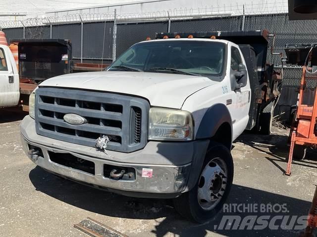 Ford 550 ダンプ