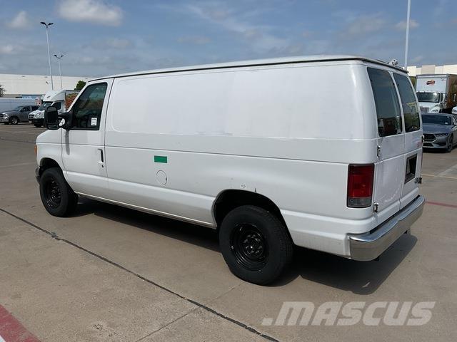 Ford E-150 パネルバン