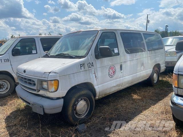 Ford E-150 自動車