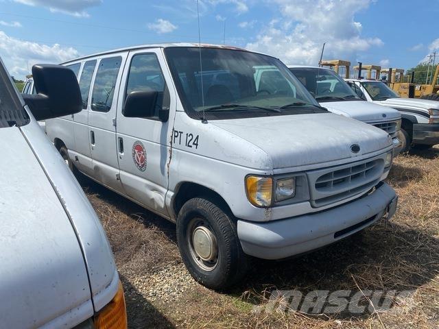 Ford E-150 自動車
