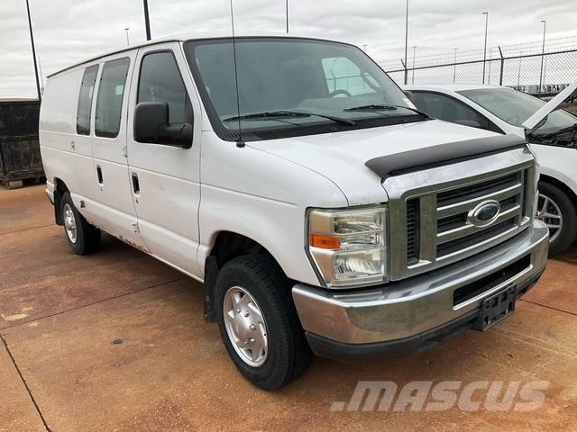 Ford E-150 パネルバン