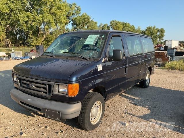 Ford E-150 XL 自動車